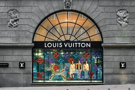 louis vuitton window tint